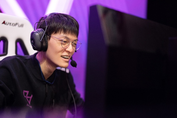 关爱肩颈健康，日本蓓福株式会社独家合作英雄联盟RA战队