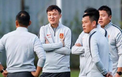 更衣室玩手机罚两万国奥两胜一平终于打出精气神但冲奥还是太难