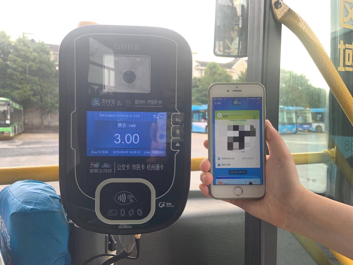 20岁的阿里,阿里和他的朋友们