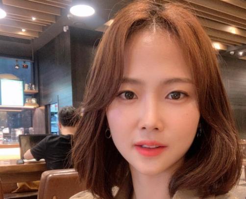 赵丽娜和李玟娥谁更漂亮,韩女足颜值担当李玟娥个人集锦