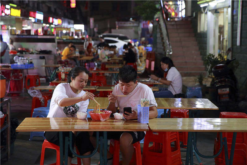 富士康互联网代工厂,富士康是做代工做的非常好的企业