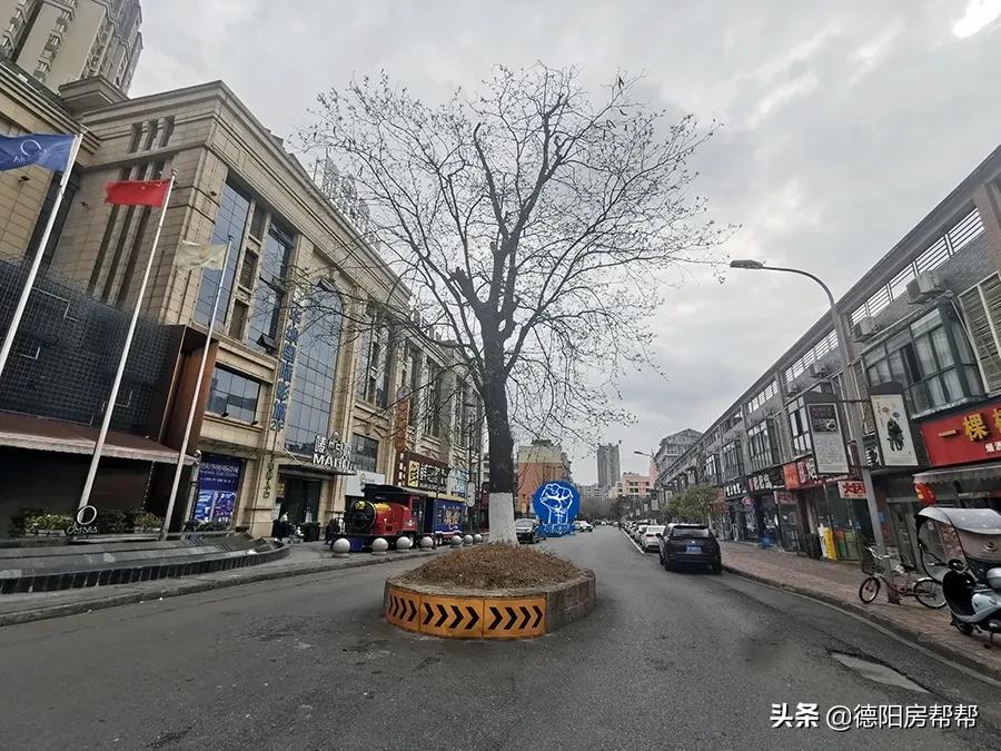 在这些酒精浓度50°的德阳街头，“耍家们”找到了商机