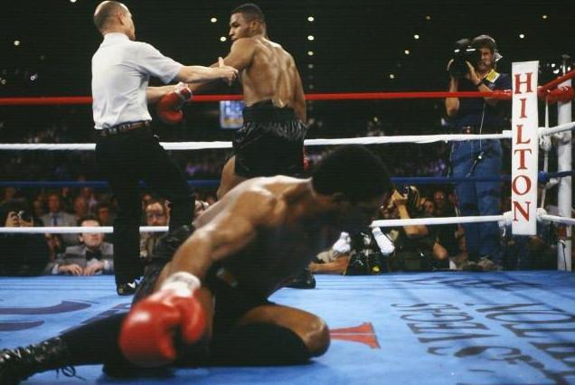 裸拳赛事向泰森报价1.4亿元，教练阻止：不戴拳套泰森会杀死对手