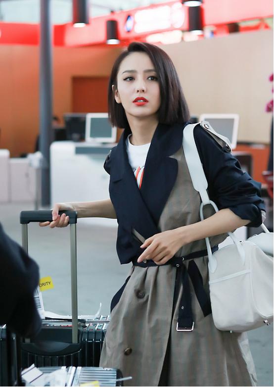 佟丽娅换发型后更惊艳,佟丽娅换了新的发型