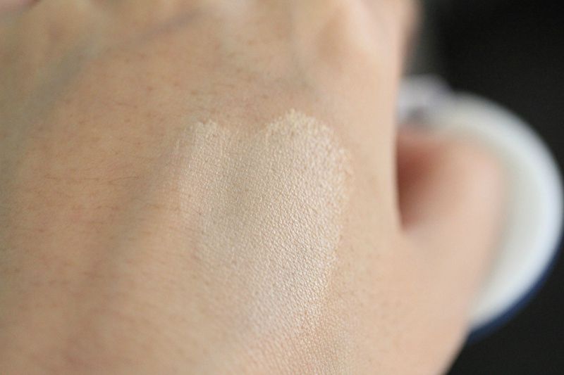 兰芝雪润无瑕气垫粉凝霜,兰芝粉气垫干皮测评