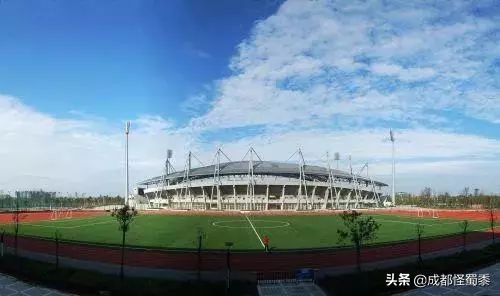 成都室内大型运动场地,周末可以打羽毛球的场子