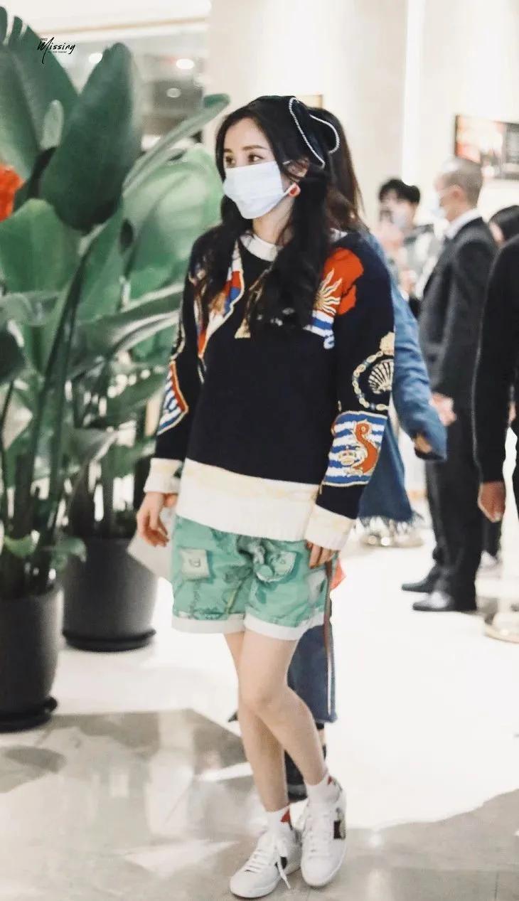 明星们脚上的球鞋，悄悄变贵了