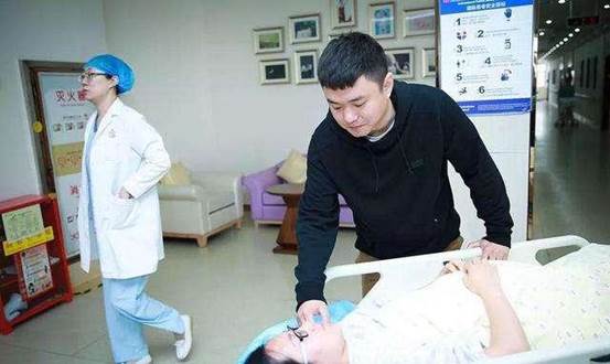 孕妇宫口开到几指正常,宫口开到三指疼得冒汗