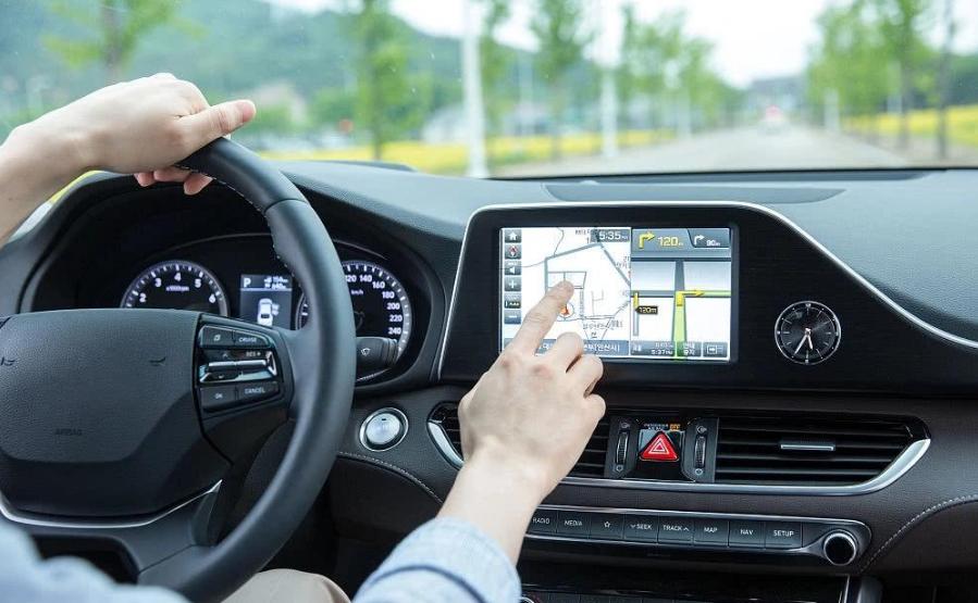 汽车有导航为什么还要用手机导航,为什么车自带导航还用手机导航呢