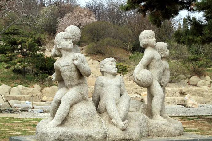 大连漂亮的雕塑,大连海滨雕塑图片大全