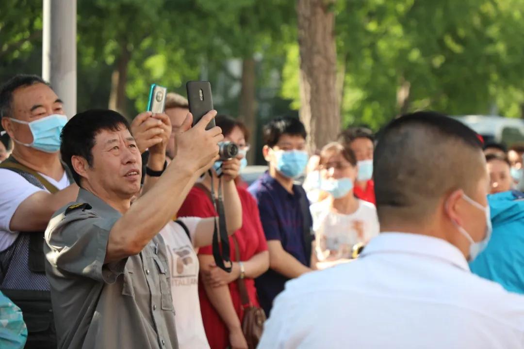 直击中考现场追梦的少年们加油,直击2023高考现场山西太原直播