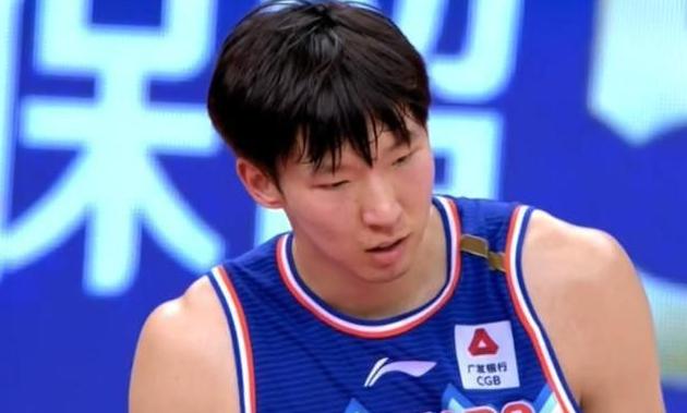 周琦25+22创纪录,周琦郭艾伦耐克代言费