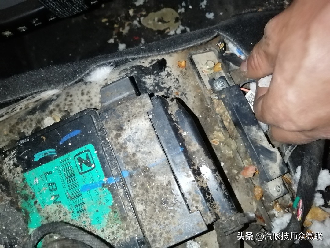 众泰t600驻车制动失效,众泰t600一键启动通病维修