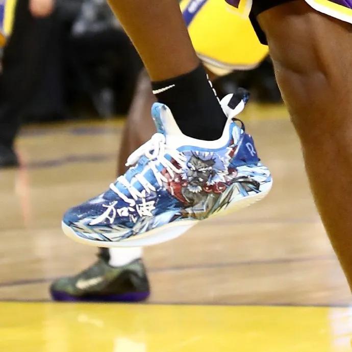 nba球员上脚安踏,nba球员上脚球鞋欧文4绿橙粉