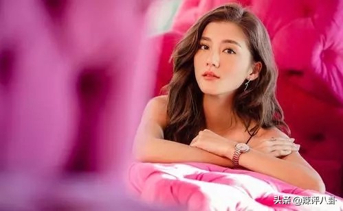 无视男友暧昧绯闻公布怀孕喜讯，二婚网红欲嫁豪门俘获英皇太子爷