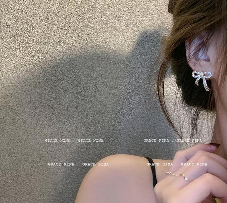 戴银首饰皮肤黑了怎么回事,现在的银首饰为什么那么亮