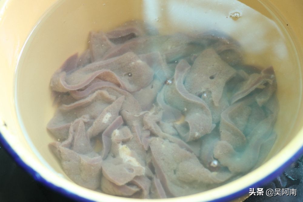 正宗猪肝汤的做法家常,猪肝汤怎么做才滑嫩