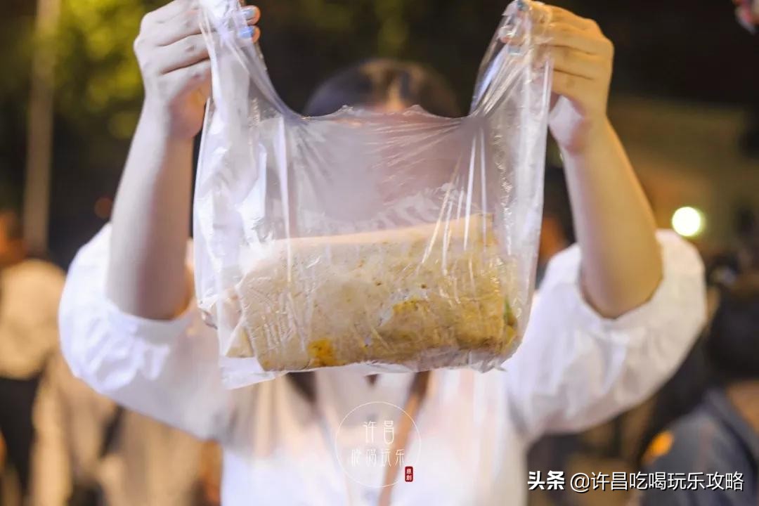 许昌学院南门好停车吗,许昌学院南门附近美食