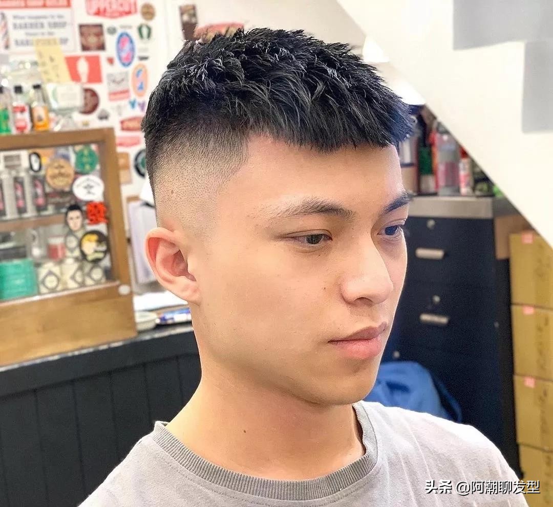 男士发型2020流行发型短发锡纸烫,男士m型短发发型2020流行发型