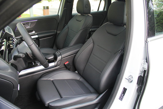 奔驰gla200排量多大,奔驰gla2004matic