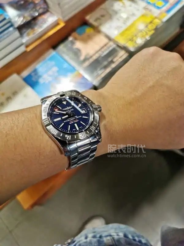 网友晒自己微信好友数量,网友晒1300手表