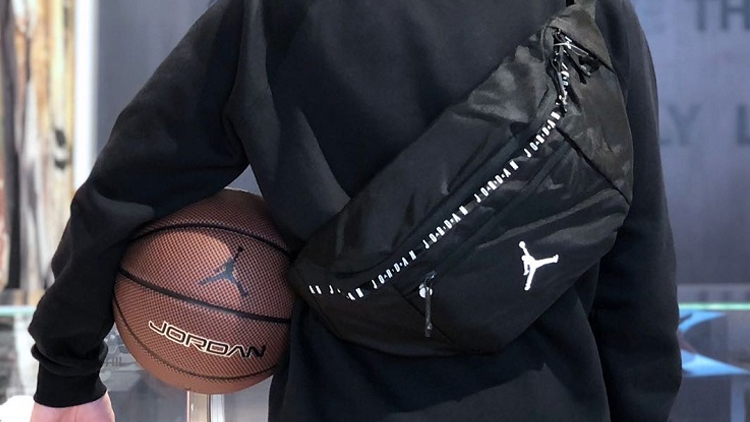 潮人背什么腰包,潮男腰包怎么背好看