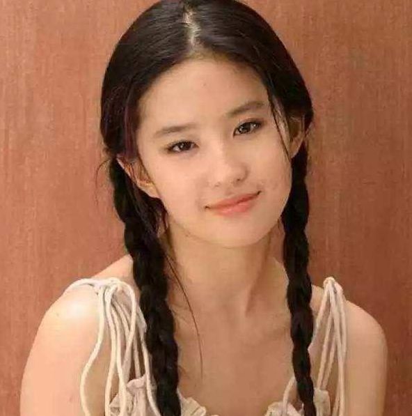 方脸女生最耐看的脸型,最好看的脸型是鹅蛋脸还是瓜子脸