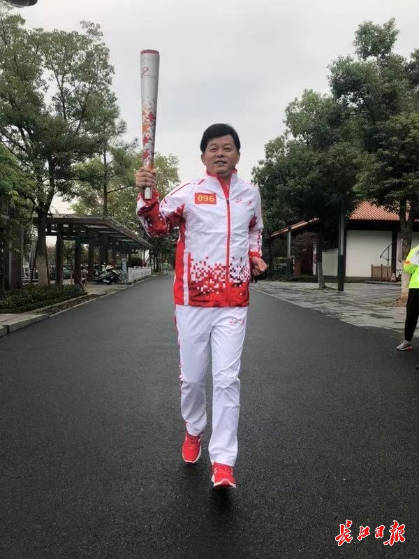 军运会火炬传递武警,军运会火炬传递走进联勤保障部队