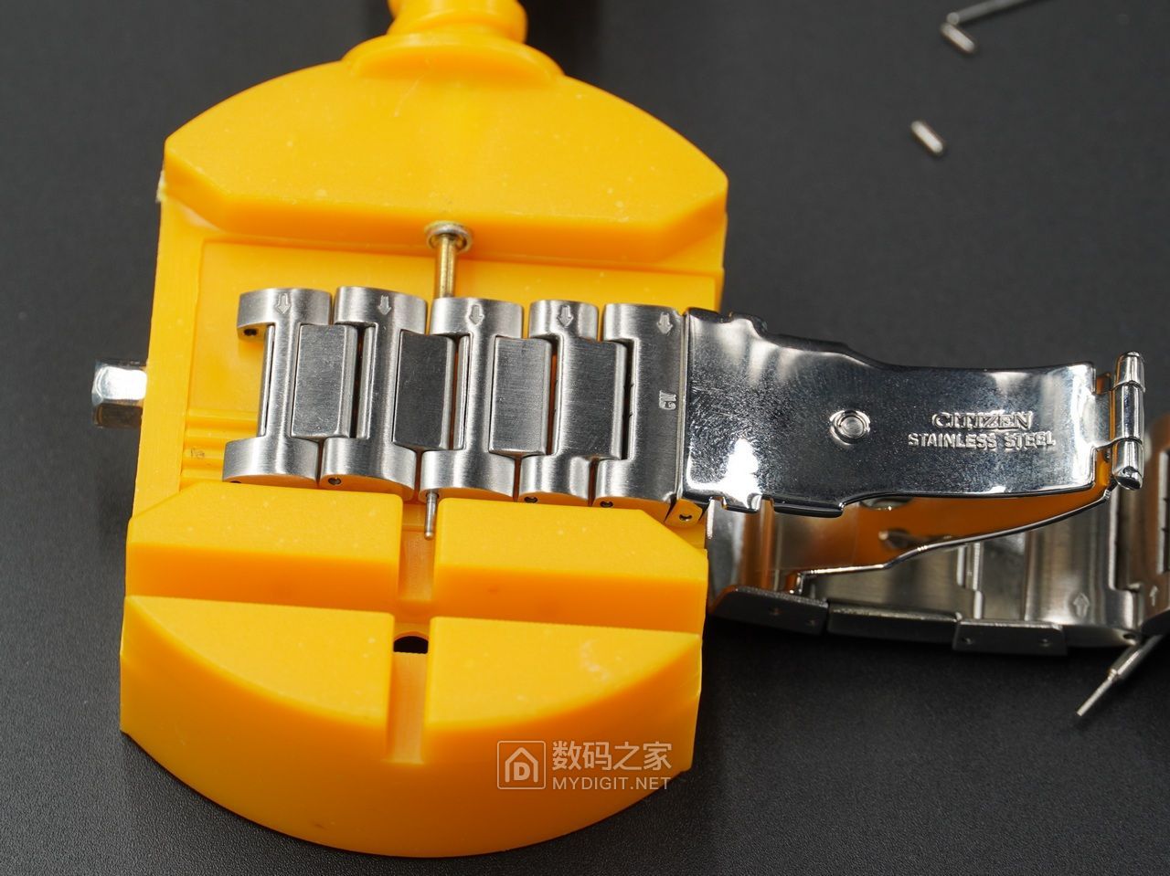 卡西欧和西铁城光能手表哪个好,光动能手表卡西欧好还是西铁城好