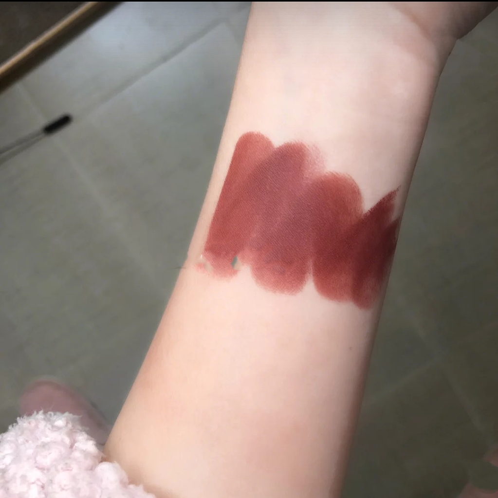 tf迷你黑管口红哪个颜色显白,tf口红16和小金条23哪个更显白