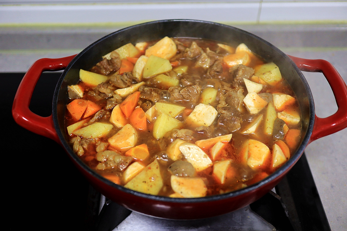 番茄味火锅底料做牛肉,牛肉焖火锅底料