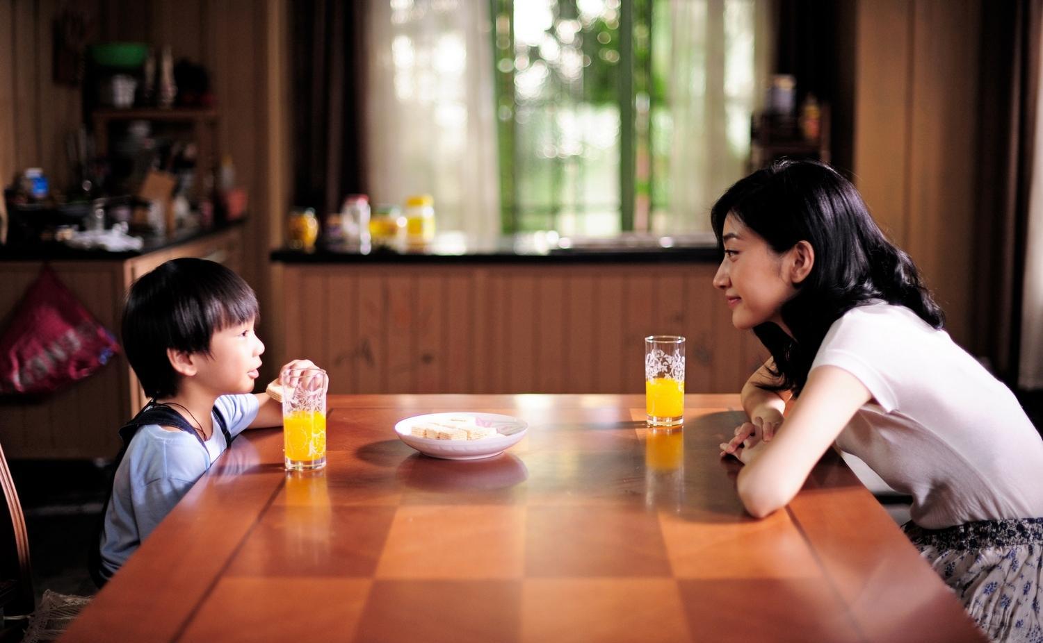 小孩子语言发育迟缓结巴严重,如何纠正2岁宝宝说话紧张结巴