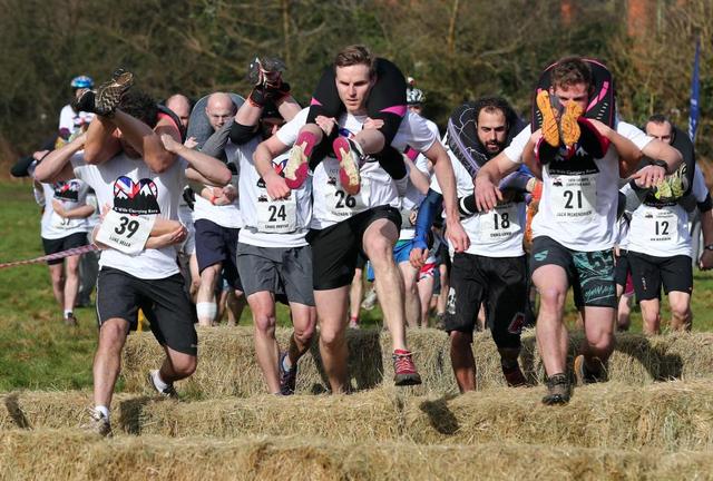 一场极度搞笑的奇葩比赛,最搞笑的奇葩比赛笑到肚子疼