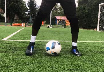 十大足球技巧过人动作,30秒掌握10种足球基本功