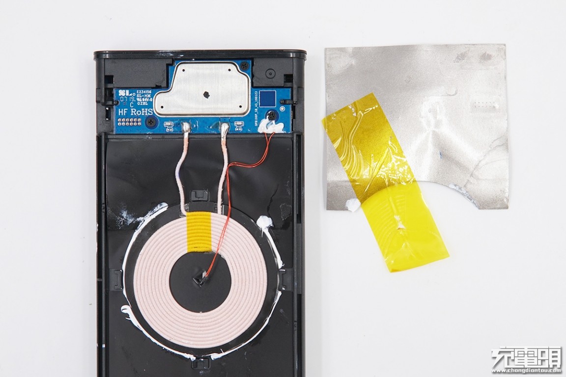 小米充电宝30000快充版拆开,小米无线充电宝10w和30w对比