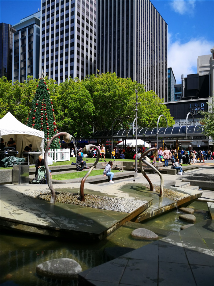 新西兰总理府前吃素食