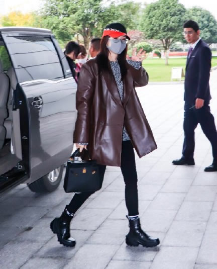 冬季穿大衣太好看了时髦又高级,冬天穿的好看的皮大衣