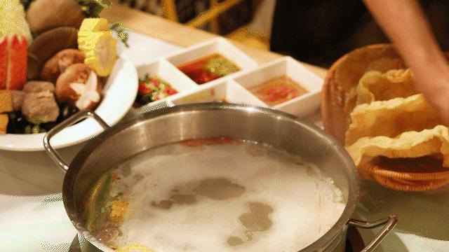 能看到钟楼的美食,看见钟楼的西安美食