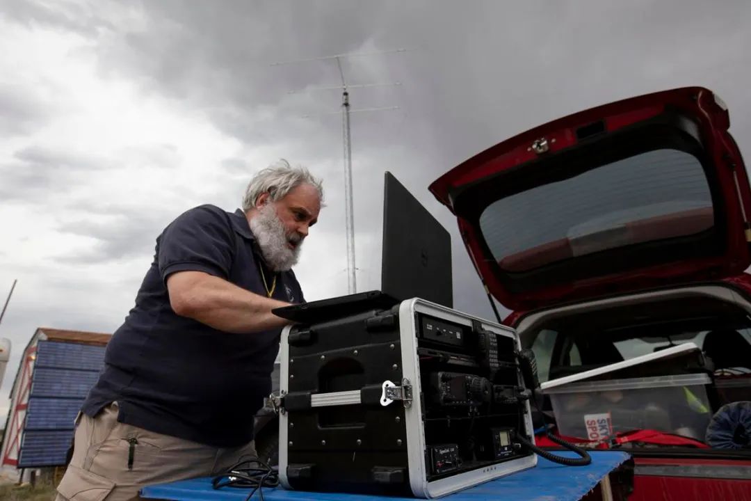 业余无线电台的“魔力”打破了COVID-19疫情笼罩下的低迷