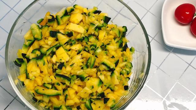 蟹黄豆腐瑶柱,蟹黄豆腐炖花胶