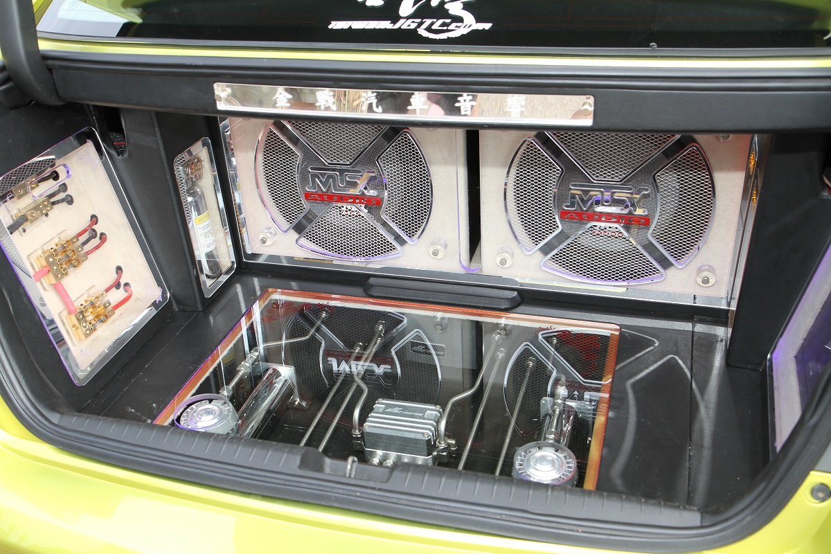 宽体CivicMK8现身泰包+柠檬金猴塞雷