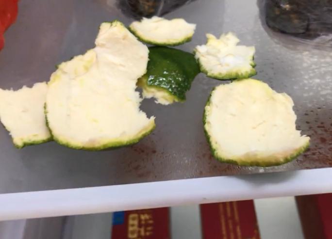 冰箱里放支烟能解决大问题,冰箱里放烟有什么用