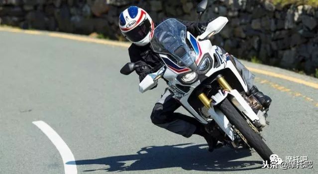 新大洲本田ns125d对比本田喜鲨125,五羊本田喜鲨125对比新大洲ns125d