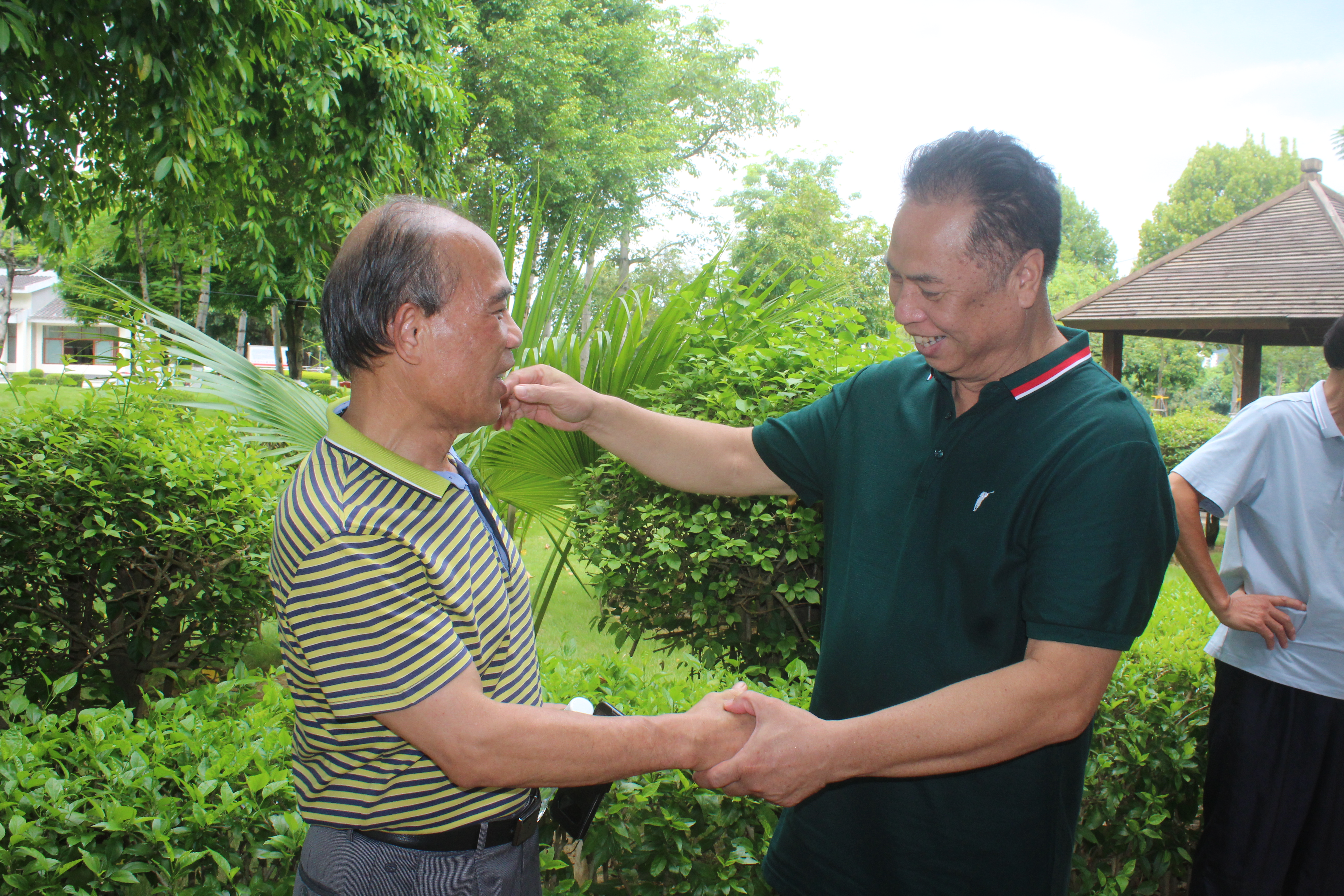 走进广空岁月永恒——地空导弹六团与四五八医院战友庆“八一”