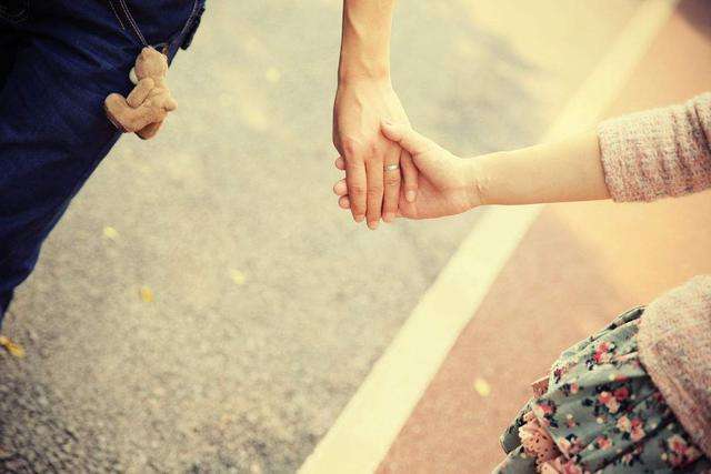 一句话浪漫爱情故事,浪漫爱情故事深度解析