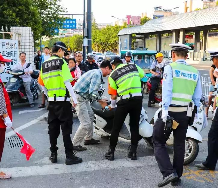 盐城gai上的斜杠男青年,盐城gai网红