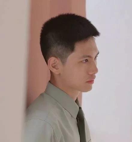 欧美帅哥肌肉荷尔蒙寸头,寸头简直就是行走的荷尔蒙