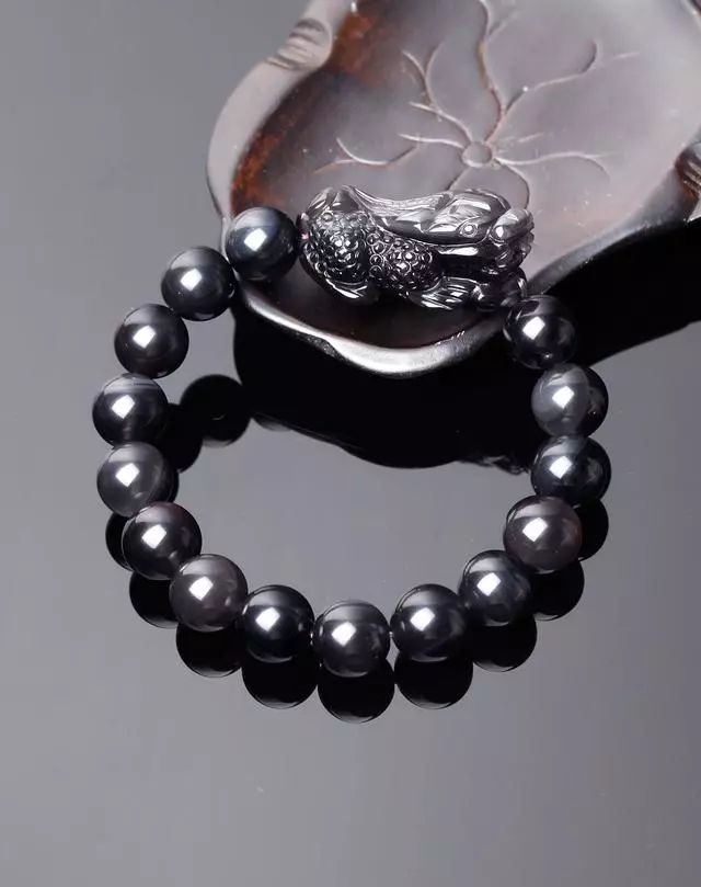 男士细手腕适合戴什么文玩,适合夏天佩戴的文玩男