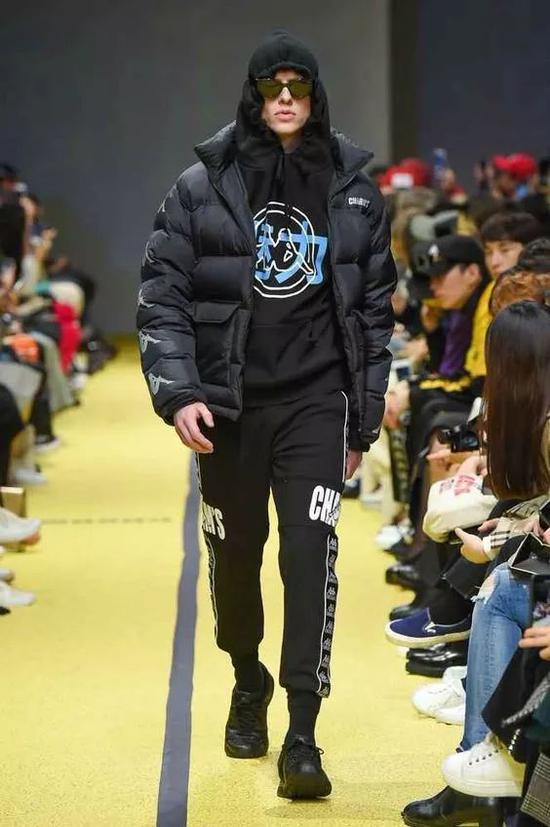 什么是女生最想“拥抱”的男生穿搭？韩剧男主们都在学！温暖帅气