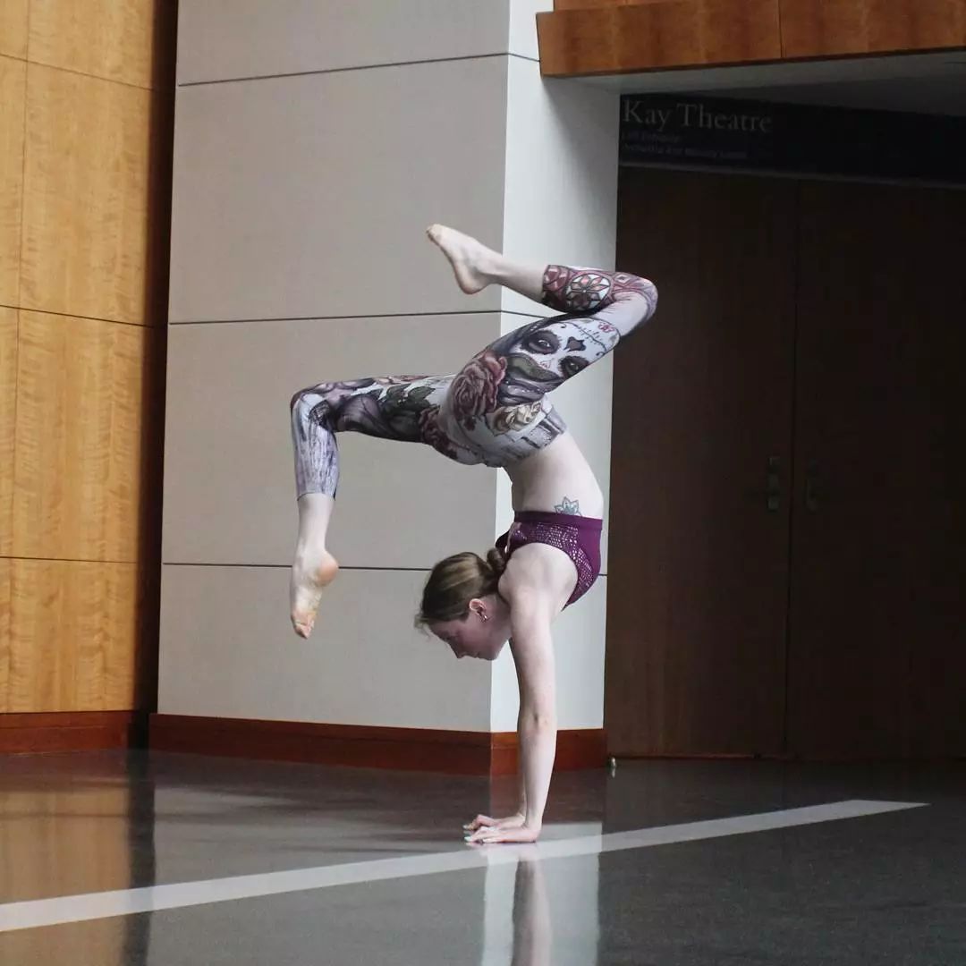 瑜伽紧致身体线条,瑜伽滋养紧致的体态动作